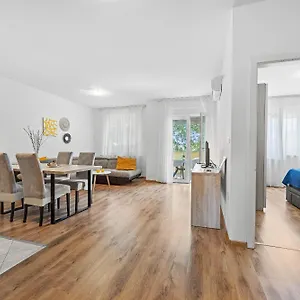 Neea Apartment